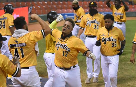 Águilas Cibaeñas ganan y disputarán final contra los Gigantes del Cibao