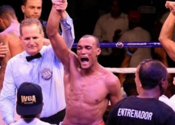 Boxeadores dominicanos con grandes inicios en carrera profesional