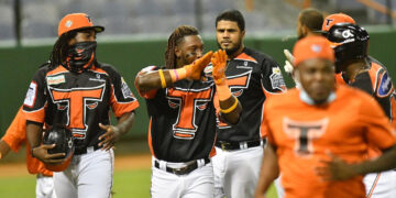 Gigantes vencen Estrellas y avanzan a la final; Toros y Aguilas empatan