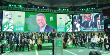 Multitudinaria clausura primer congreso Fuerza del Pueblo