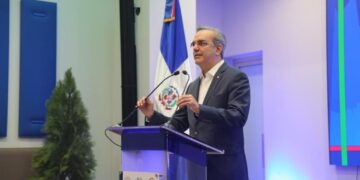 El presidente Abinader asegura trabajadores alcanzarán progreso, plenitud y felicidad