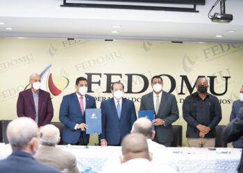 Fedomu y MAPRE firman acuerdo para construcción de obras y equipamiento para ayuntamientos