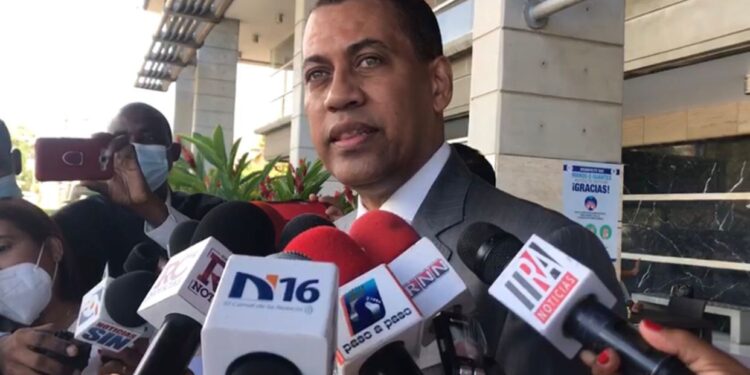GOMEZ CASANOVA ACUSADO DE DESFALCAR APORDOM POR MÁS RD$300 MILLONES