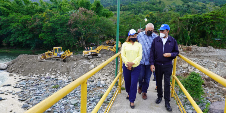 INDRHI levanta muro de gaviones en río Yuna para proteger de inundaciones a familias de Monseñor Nouel