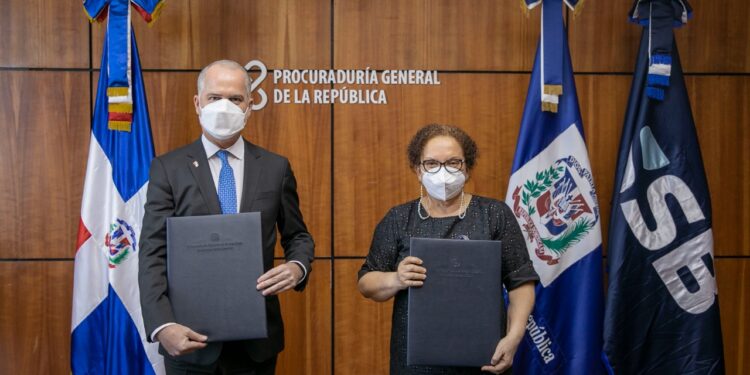 La Procuraduría General y la Superintendencia de Bancos reforzarán persecución de delitos financieros