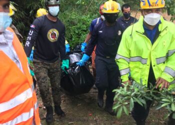 Defensa Civil halla cuerpo del niño que  fue arrastrado por cañada.