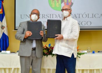 Universidad Católica Santo Domingo y el Instituto de Formación Política Dr. José Francisco Peña Gómez firman convenio de Educación Continuada