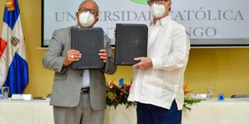 Universidad Católica Santo Domingo y el Instituto de Formación Política Dr. José Francisco Peña Gómez firman convenio de Educación Continuada