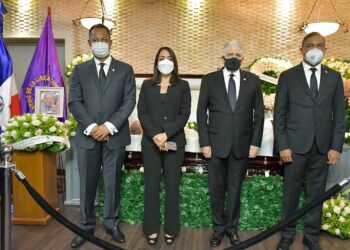 SENADO DE LA REPÚBLICA RINDE HONORES A REINALDO PARED PEREZ