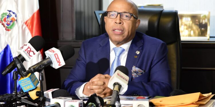 Afredo Pacheco respalda medidas del Poder Ejecutivo frente a la crisis haitiana