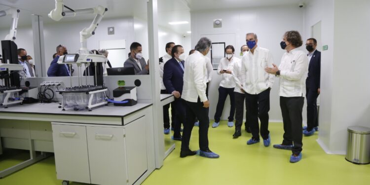 Presidente Abinader proyecta inversiones históricas en RD para segundo trimestre de 2022
