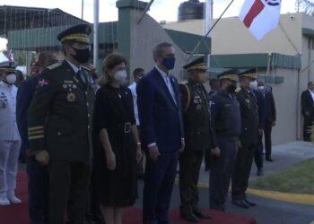 Abinader dice sentir orgullo del personal militar por su labor en defensa del país