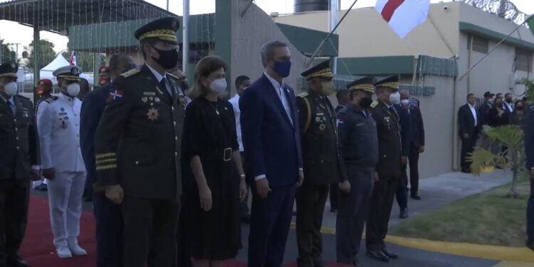 Abinader dice sentir orgullo del personal militar por su labor en defensa del país