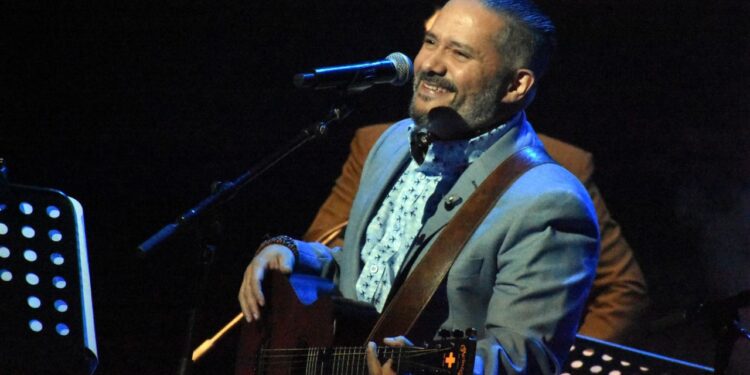 Pavel Núñez rendirá homenaje a Dionis Fernández en su concierto “Big Band Núñez, Trópico”