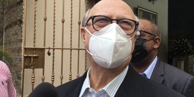 HIPÓLITO RECHAZA SE PERSIGA JUDICIALMENTE A LOS EX PRESIDENTES