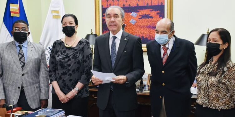 El Mescyt, vía Fondocyt, ha financiado 100 proyectos de investigación biomédica por un monto de RD$760.4 millones