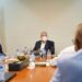Ministro de la Presidencia se reúne con dirigentes del transporte en busca de solución a incrementos del pasaje
