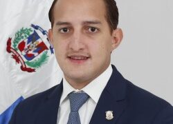 Diputado Ángel Estévez deposita proyecto de ley busca crear Banco de Leche Materna a nivel nacional  
