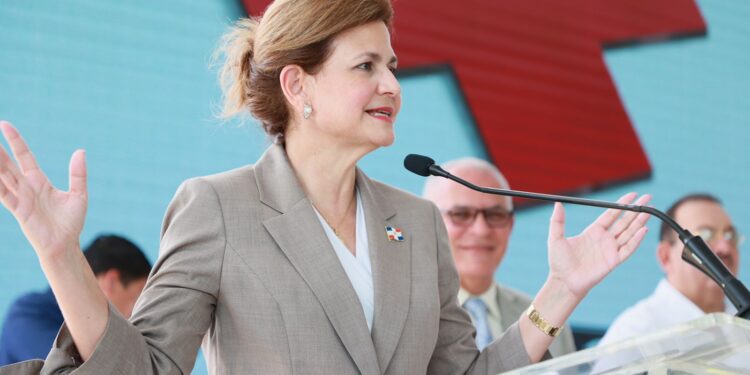 Vicepresidenta entrega moderna y equipada Emergencia en Hato Mayor