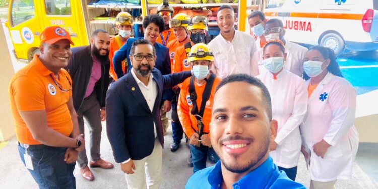 Voluntarios Defensa Civil se beneficiarán con programas del Ministerio de la Juventud