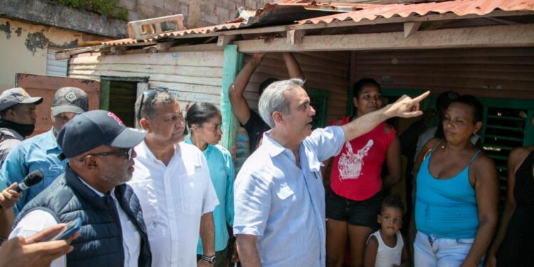 Presidente Abinader asegura ninguna familia afectada por huracán Fiona se quedará sin recibir mano amiga del Gobierno; dice es tiempo de nación y de trabajar juntos