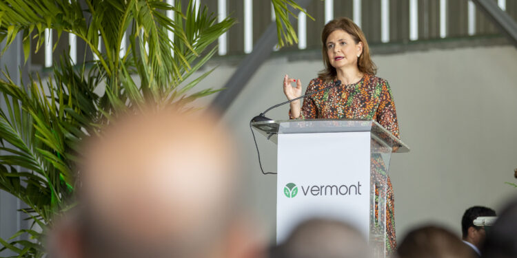 Vicepresidenta inaugura planta de gestión integral de residuos sólidos en La Altagracia