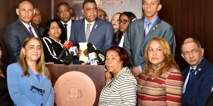 BLOQUE DIPUTADOS PLD RECHAZA INFORME EMBAJADA DE EE UU SOBRE DEPORTACIONES