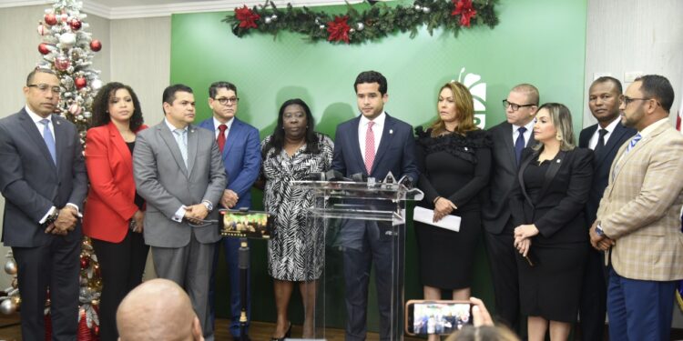 Diputados de FP se trasladan a Ocoa y denuncian el gobierno solo da picazos y tiene las provincias del país sumergidas en el abandono