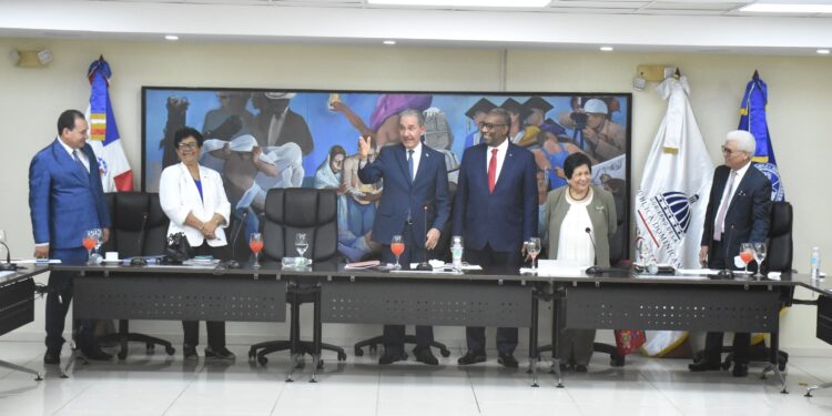 Consejo de Educación Superior, Ciencia y Tecnología (CONESCyT) aprueba evaluación quinquenal de 20 universidades y 6 institutos técnicos superior
