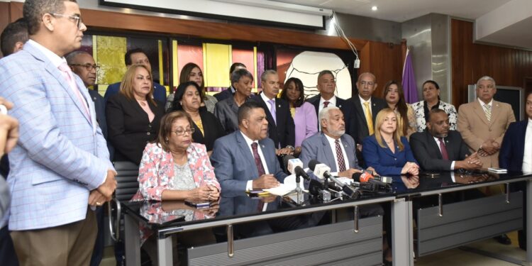 BLOQUE DIPUTADOS PLD: DANILO MEDINA ES EL PADRE DEL DESARROLLO TURÍSTICO DE PEDERNALES.