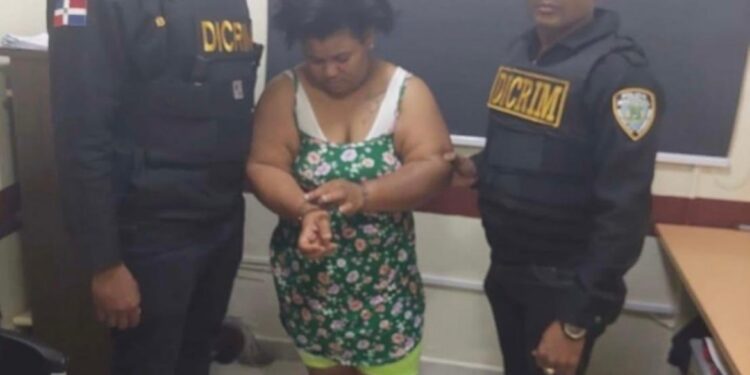 Tras intensa búsqueda Policía recupera sana y salva en Nagua niña recién nacida robada en Maternidad de Los Mina