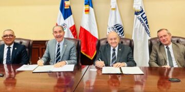MESCyT firma convenio con UNAPEC y la Universidad de Toulouse, Francia, para capacitar a estudiantes en doctorados y maestrías en el área de ingeniería eléctrica