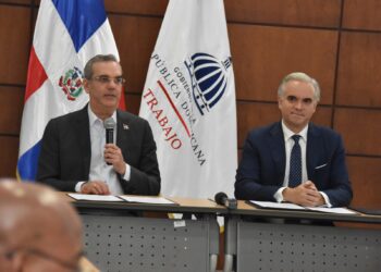 Presidente Abinader anuncia aumento de 19% del salario mínimo no sectorizado para trabajadores de sector privado 