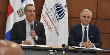 Presidente Abinader anuncia aumento de 19% del salario mínimo no sectorizado para trabajadores de sector privado 