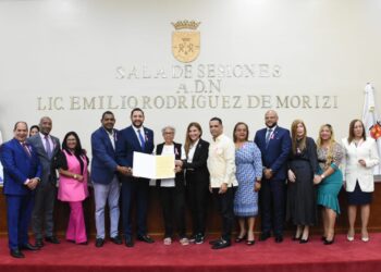 Concejo de Regidores galardona a 33 Heroínas de la Cotidianidad del Distrito Nacional por sus aportes