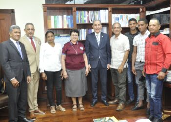 García Fermín apoyará, mediante programas académicos superiores, a jóvenes de Padre Las Casas en capacitación laboral