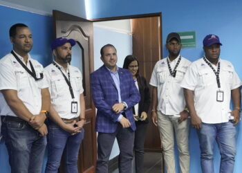 INDRHI recibe a directivos de Tecnificación Nacional de Riego en su Sala del Agua; área abierta al público en general