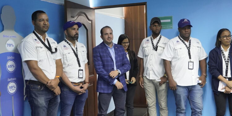 INDRHI recibe a directivos de Tecnificación Nacional de Riego en su Sala del Agua; área abierta al público en general