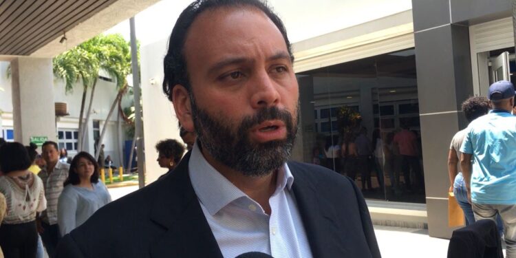 DENUNCIAN LICITACIÓN EN DIRECCIÓN DE PASAPORTES