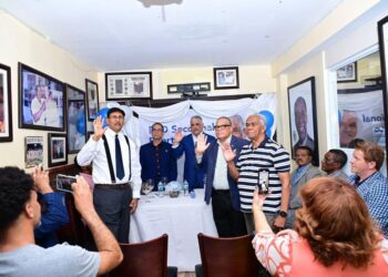Miguel Vargas juramenta en el PRD a importantes dirigentes políticos dominicanos en Puerto Rico