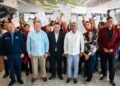 Academia gradúa en pleno vuelo 150 azafatas y agentes de aerolínea en el AILA