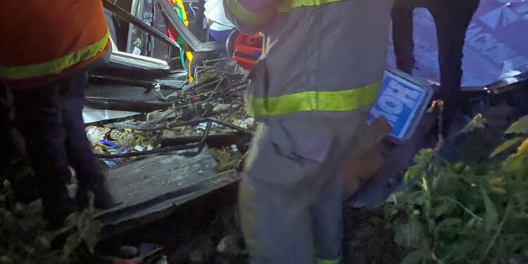 9-1-1 coordinó asistencia de 16 unidades de rescate en accidente de tránsito en Avenida Máximo Gómez