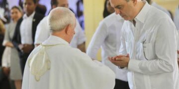 Presidente Abinader participa de eucaristía en memoria fallecidos por explosión en San Cristóbal