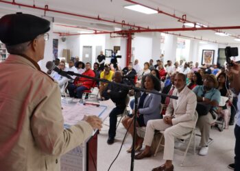 Ayuntamiento Santo Domingo Este creará oficina de apoyo a dominicanos en el exterior