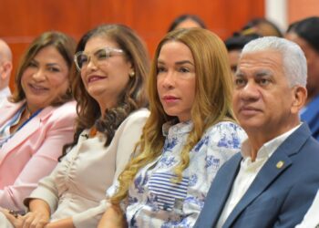 Senado concluye jornada sobre prevención cáncer de mama con charla “Menopausia y Osteoporosis”