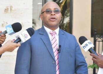Jurista Mario Furcal solicita al Ministerio Público actuar contra Miguel Surún Hernández por corrupción al frente del Colegio de Abogados