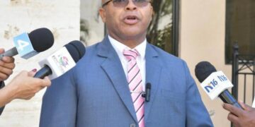 Jurista Mario Furcal solicita al Ministerio Público actuar contra Miguel Surún Hernández por corrupción al frente del Colegio de Abogados