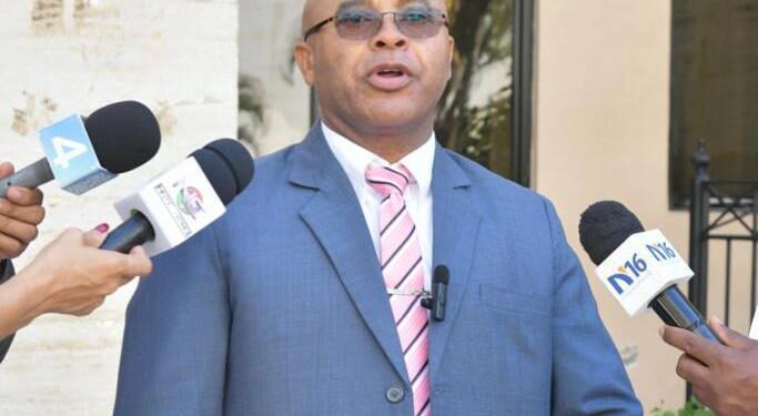 Jurista Mario Furcal solicita al Ministerio Público actuar contra Miguel Surún Hernández por corrupción al frente del Colegio de Abogados