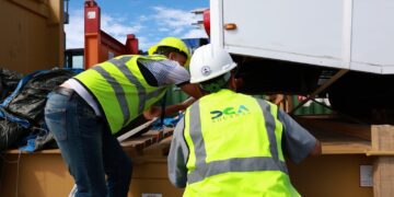 Aduanas recibe donación de moderno escáner móvil