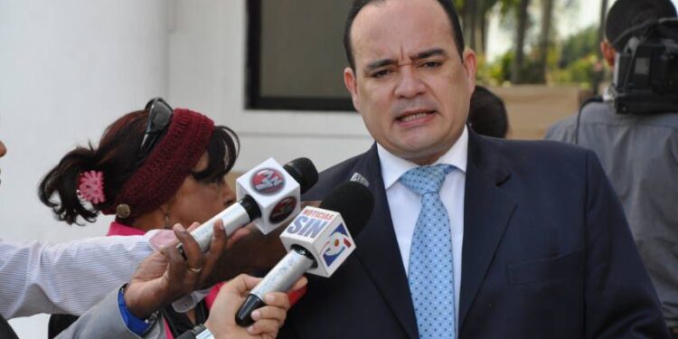 Colegio de Abogados advierte proyecto de ley autorizaría arrestos y desalojo indiscriminados al margen debido proceso judicial